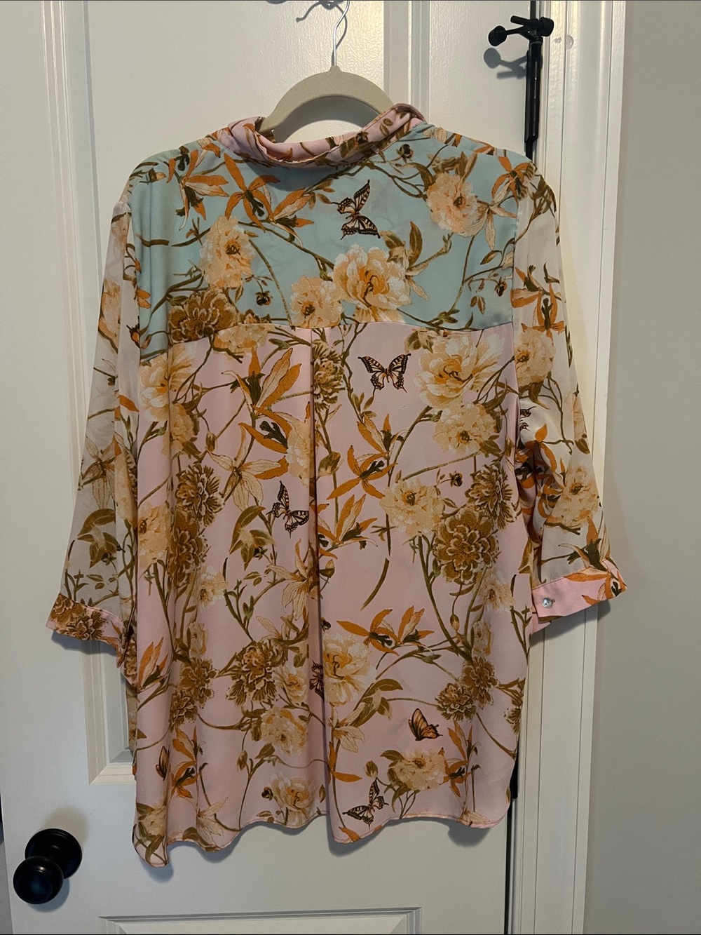🦋Rose & Olive 2X Pink & Mint Blue Floral Button-Up Top Butterfly Shirt - Picture 2 of 4